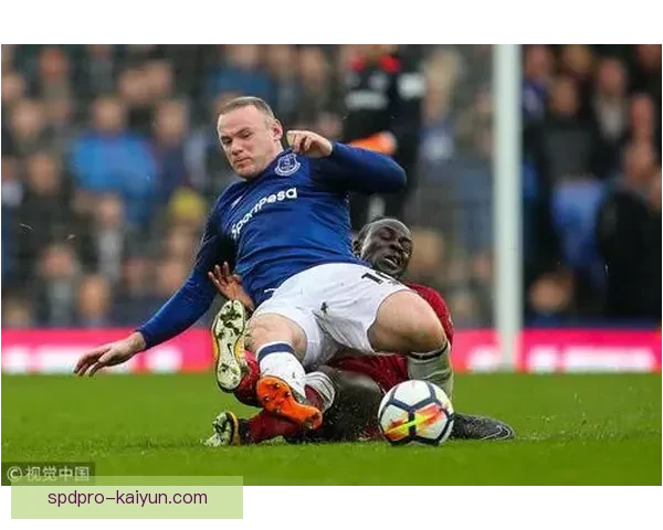 克里斯·理查兹在英超表现稳健，状态持续提升引人关注